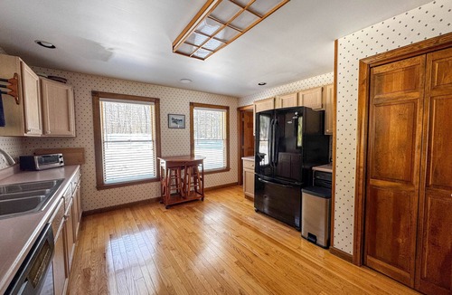 Purgatory House | Lakefront Peninsula Retreat w/Private Dock, on Cobbosseecontee Lake, 4 BR