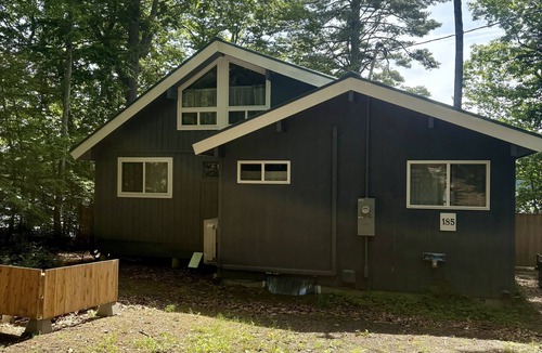 Naples House | Lakeside cottage, pretty view of Trickey Pond. #gladview#trickeypond