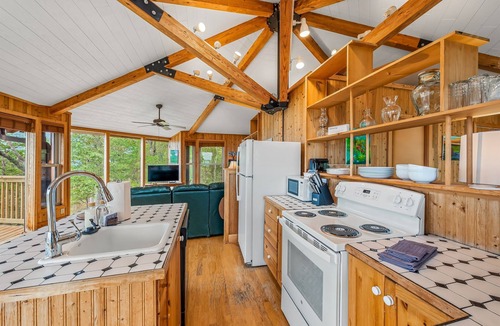 Mentone Cabin | L’Amour Rock-one of a kind stay on the edge