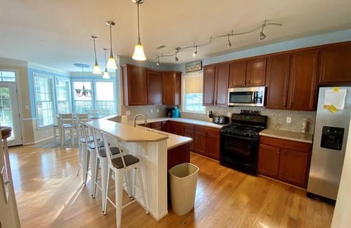 Bayside House | Large Beach House in Luxury Resort with Pools