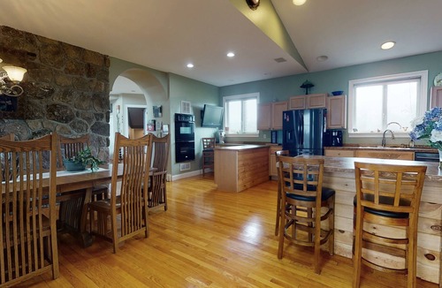 Kenyon House | Life on the Pond