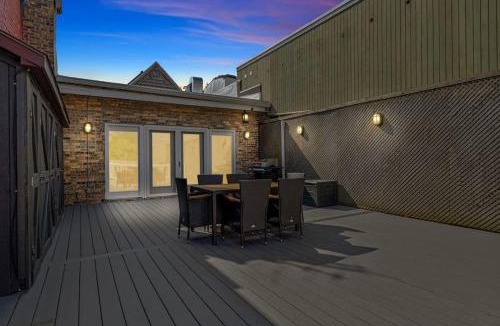 Saint Joseph House | Lighthouse Lookout by Juniper Holiday + Home