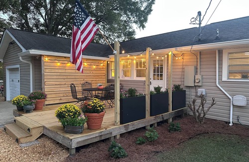 Gadsden Cottage | Lovely 3-bedroom Cottage close to RTJ Golf Course, Boat launch and Downtown
