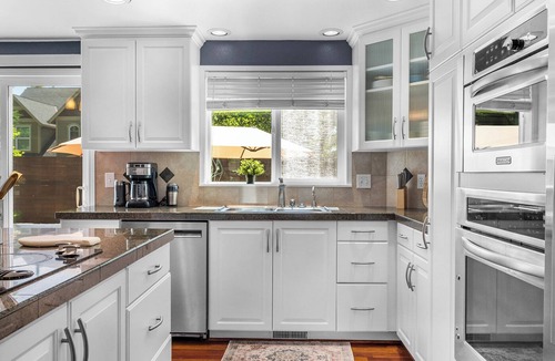 Bethany House | Lovely 4-bedroom house with AC in charming Beaverton