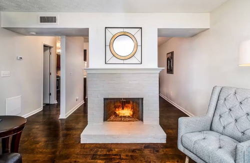 Decatur House | Lovely townhome in Avondale Estates - 2 bedrooms 2.5 bathrooms. Near Decatur