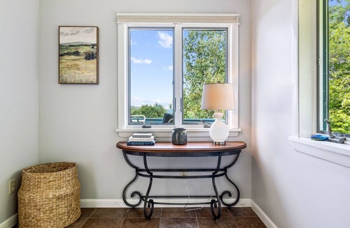 Quechee House | Luxe Mountainside Home with Panoramic Valley Views