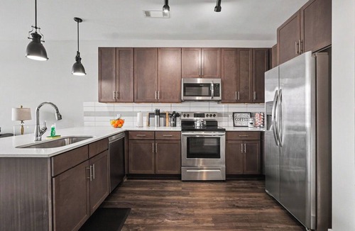Villa Heights Apartment | Luxe NoDa Oasis King Bed City View Balcony Free Parking