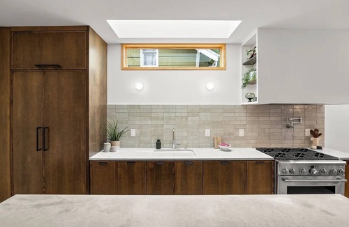 South Tabor House | Luxurious Scandinavian Modern Home Near Mt. Tabor - Book for 30+ Nights