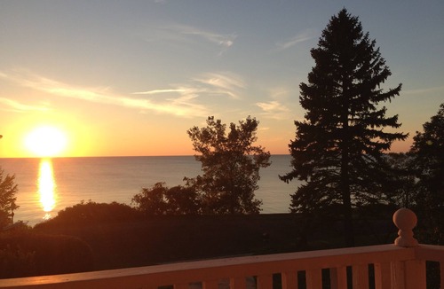 South Haven House | Luxury 7BR multifamily on Lake Michigan, Pool & Spa, New Kitchen and Lake Porch!