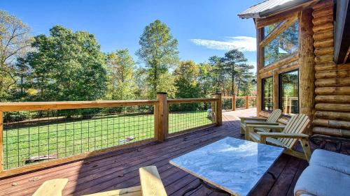 Sylva House | Luxury Log Cabin with Movie Room & Firepit near Sylva, North Carolina