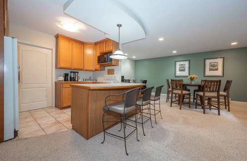 Gradyville House | Luxury Retreat Near Philly – Near Merion Golf Course with easy access to airport