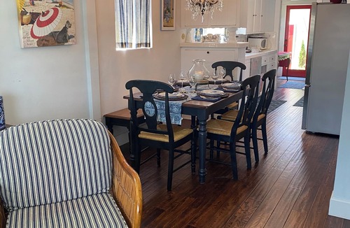 Belmont Shore House | Maison de Fleurs, BELMONT SHORE FAVORITE Private Yard, Garage