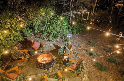 Sautee Nacoochee Cabin | Make Memories with Hot Tub & Outdoor Movies