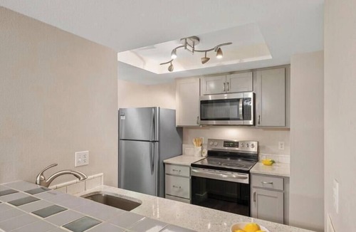 Bridle Trails Condo | Microsoft Walking distance to Asian Markets cozy condo in Bellevue staying