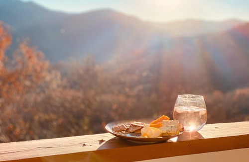 Maggie Valley Cabin | Million Dollar Views, PRIVATE, Golf, Hot Tub, Game Room, Hike