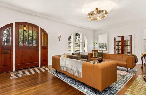 Heritage House | Moore Manor