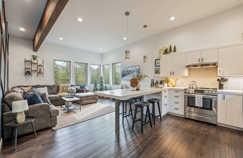 Peshastin House | Mountain Views-Star Gazing-Onsite Hiking Perfect for Romantic, Relaxing Retreats