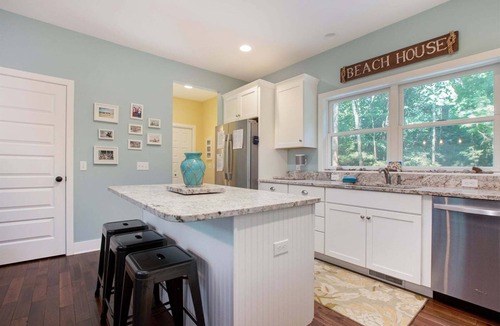 South Haven House | Murphy's Landing: Luxury Home w/Lake Michigan Access, Screen Porch & Fire Pit
