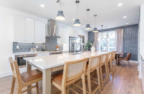 Talbot's Corner House | Nashville rooftop hot tub house with skyline views | sleeps 12 | 4 bedrooms