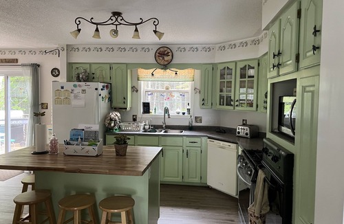 Bass Harbor House | Near Bass Harbor lighthouse and Acadia National Park