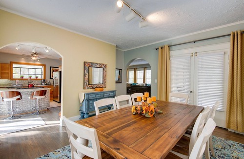 Hillsboro West End House | Near DT & Vandy. Call for weekly discount. Indoor & out FP, Spa & Gazebo.
