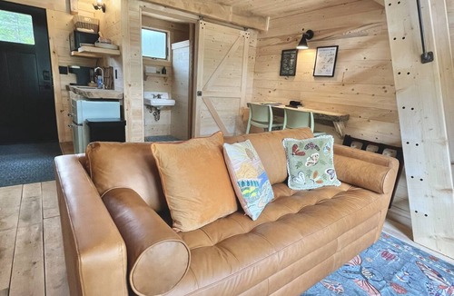 Stockton Springs Cabin | New build! Beach cabin in the trees & onsite sauna