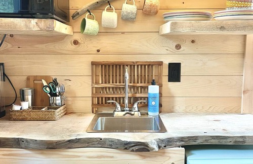 Stockton Springs Cabin | New build! Beach cabin in the trees & onsite sauna