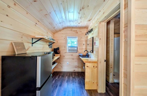 Franklin Cabin | NEW Donnell Pond Cabin 1, kayaks, hiking, fishing