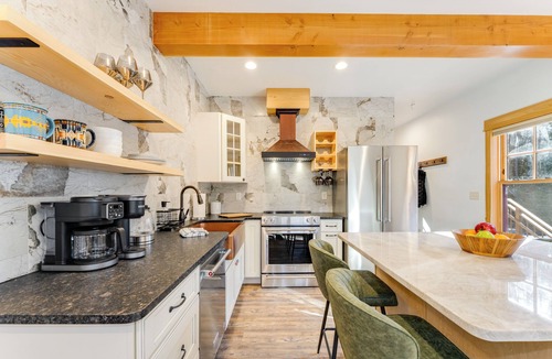 Agpar Condo | New! Lake McDonald Townhome. In Glacier National Park!