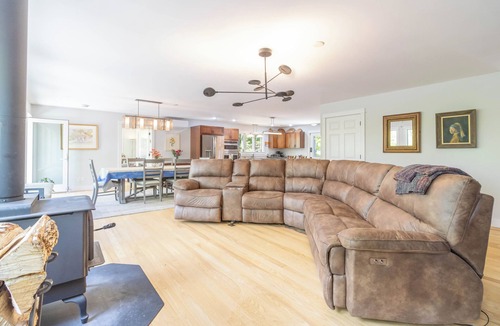 Surry House | New Lakefront 3 Bedroom, 3.5 Bathroom Home on Toddy Pond with Dock and Kayaks