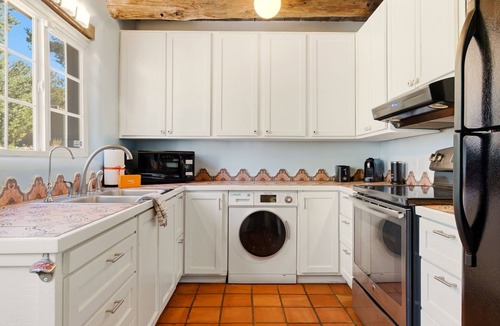 Santa Fe Apartment | New Listing! Private Casita | Hot Tub | 10 Min to Plaza