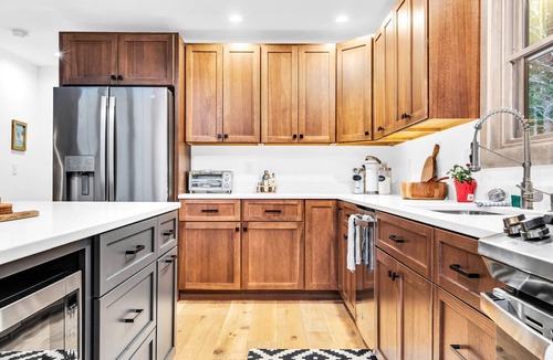 Sunday River Area Ski Chalet | NEW LUXURY Chalet -Hot Tub, Game Rm, A/C, SLPS 12!