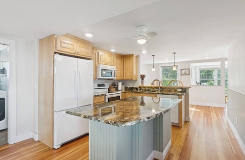 Pine Point House | New Photos! Large 4-bedroom House Close to Beach with Ample Outdoor Space!