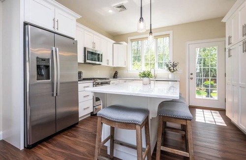 Arundel Cottage | New Tranquil cottage w/AC, heated pools and game room, close to local beaches.