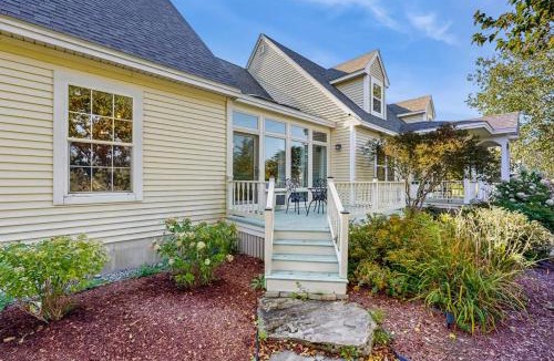 Rockport House | Newly Renovated Charming House with Cozy Fireplace & Outdoor Entertainment Areas