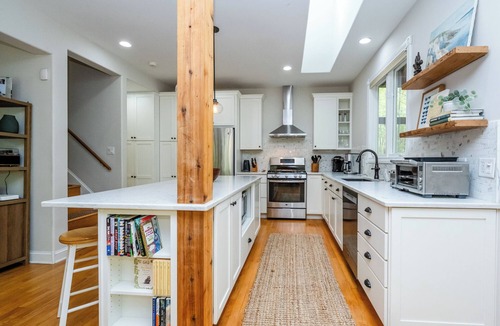 Union Pier House | Newly Updated Union Pier Home with Deeded Beach Access!