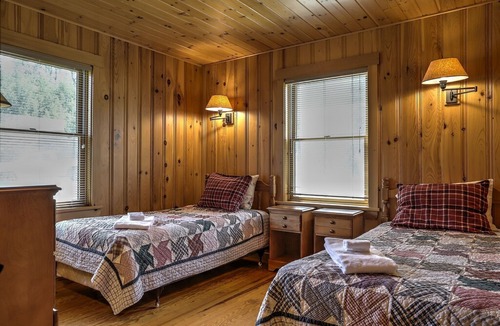 Rangeley Plantation House | Niboban Cabin 3 - Enjoy the experience of renting a Niboban Cabin on Rangeley Lake!