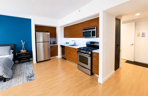 Midtown West Apartment | NYC Studio with Private Bathroom & Kitchenette 45 street Time Square