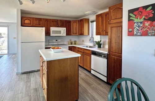 Ocean Park House | Ocean Park private whole house A/C: 3BR/2BA, outdoor shower 1000 ft beach & town