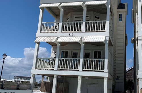 Atlantic Beach House | OCEANFRONT 5-BEDROOM 4.5 BATHROOM HOUSE WITH ELEVATOR AND SALT WATER POOL.