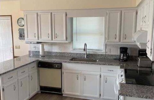 Holden Beach House | Oceanfront charm awaits at Pirate's Den, Holden Beach – perfect for 10 guests!