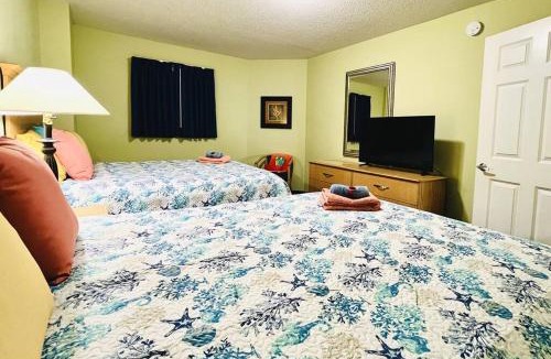 Myrtle Beach Apartment | *OceanFRONT @ Paradise*Queen Beds*Pools Galore*R18