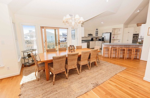 Corolla Light House | Oceanside, Private Pool, Hot Tub, Close to the Beach Access, 225, Glory Be