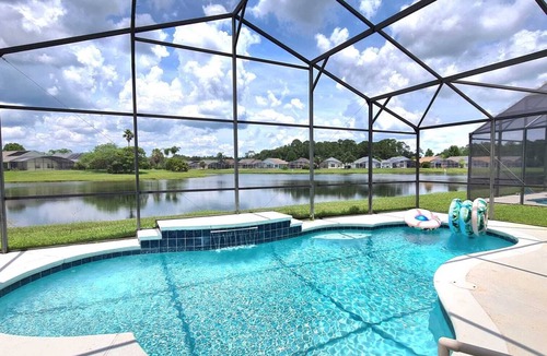 Eagle Pointe South House | Paradise Found