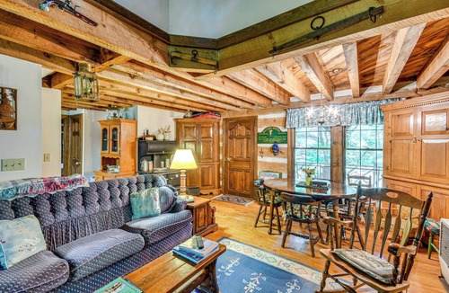 Burnsville Cabin | Peaceful Burnsville Cabin By South Toe River!