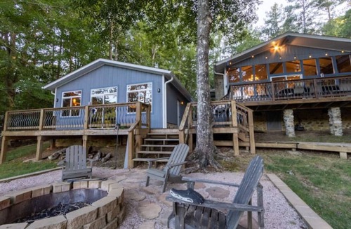 Pasture Gate House | Peaceful lakehouse on deep water cove, firepit, tiki bar