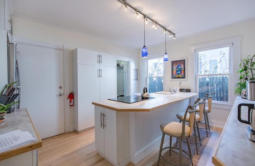 East End Apartment | Peaceful Oasis on Munjoy Hill 1st flr 3BR parking