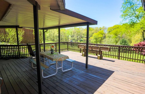 Asheville Apartment | Peaceful scenery only minutes away from downtown Asheville