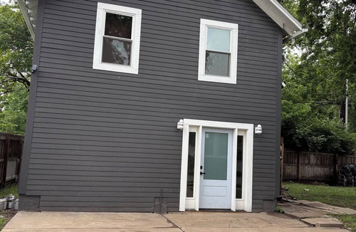 Independence Apartment | Peaceful studio 5.6 miles, 10 minute drive from FIFA World Cup stadium
