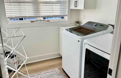 Rustburg House | Peaceful Townhome 12 Min to Liberty Sleeps 8 with Pool and Screened Porch